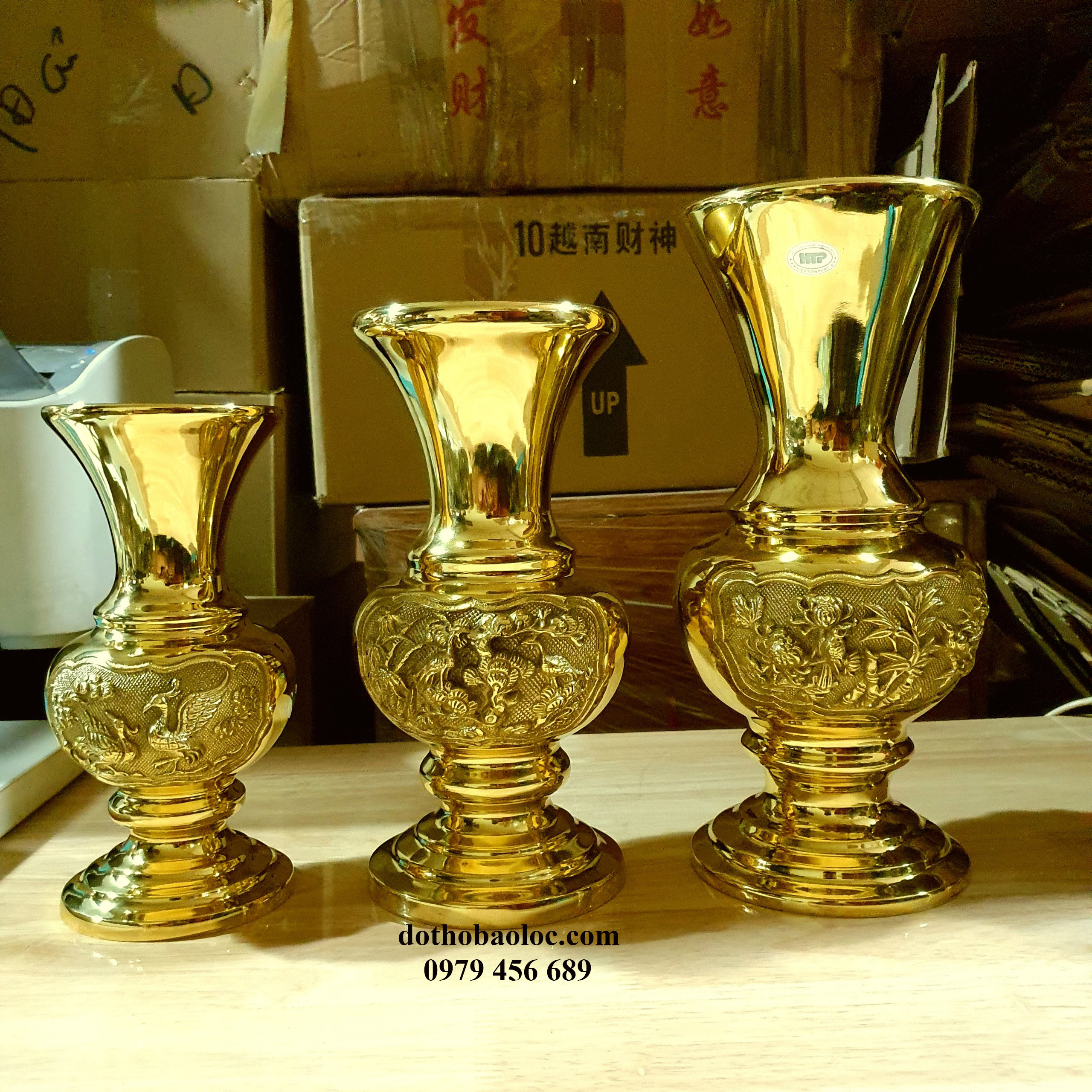 Bình bông, bình hoa Mai Liễu bằng đồng thương hiệu Hiệp Tiến Phát
