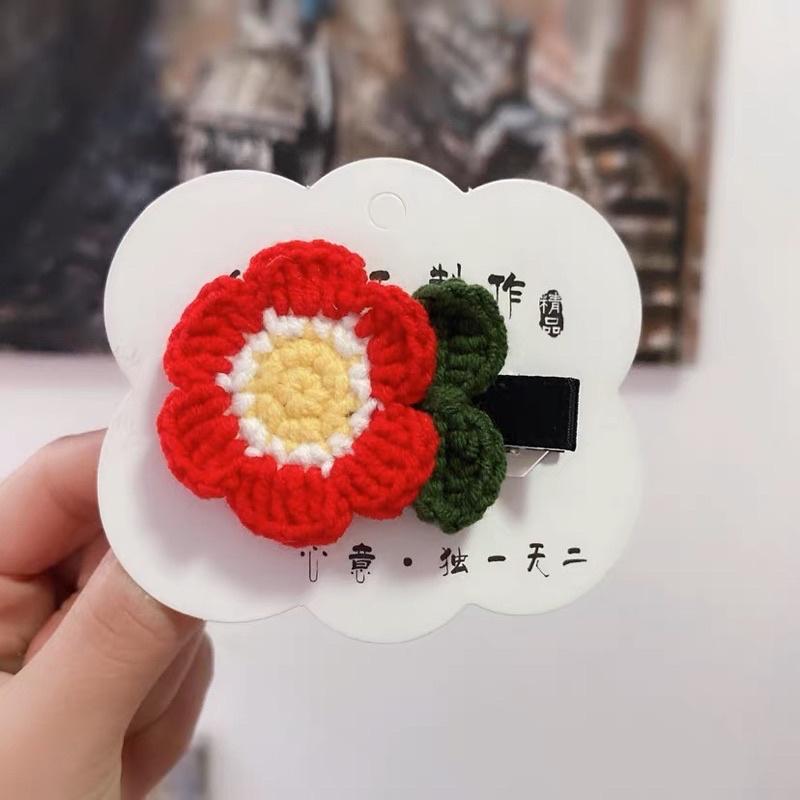 Kẹp tóc bông hoa bằng len handmade