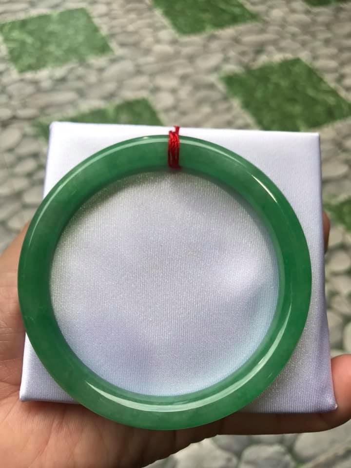 Vòng Cẩm Thạch Xanh Lý Đẹp 59mm x 8mm nữ mạng Mộc mạng Hỏa 57kg - 69kg đeo ạ
