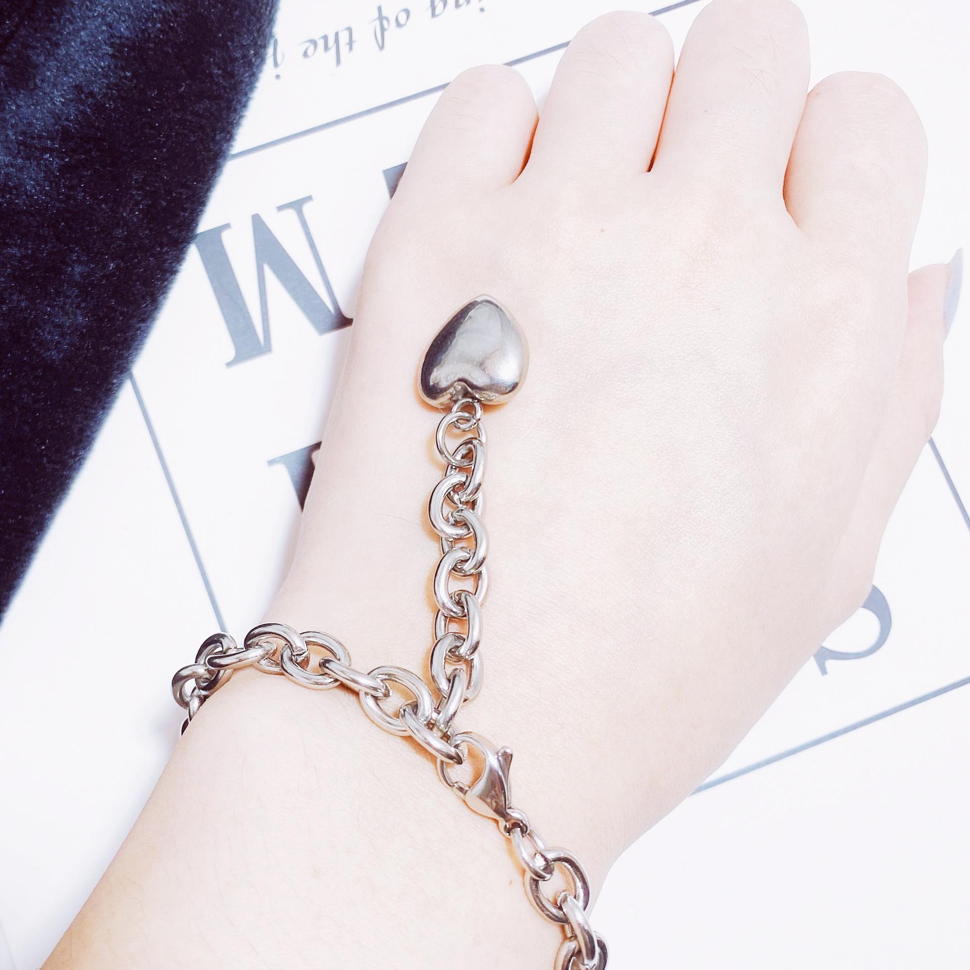 Lắc tay unisex nam nữ trái tim