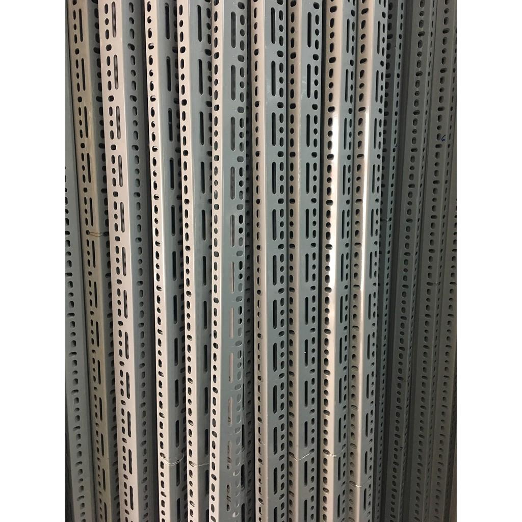 Thanh sắt V lỗ V3x5cm dài 50cm
