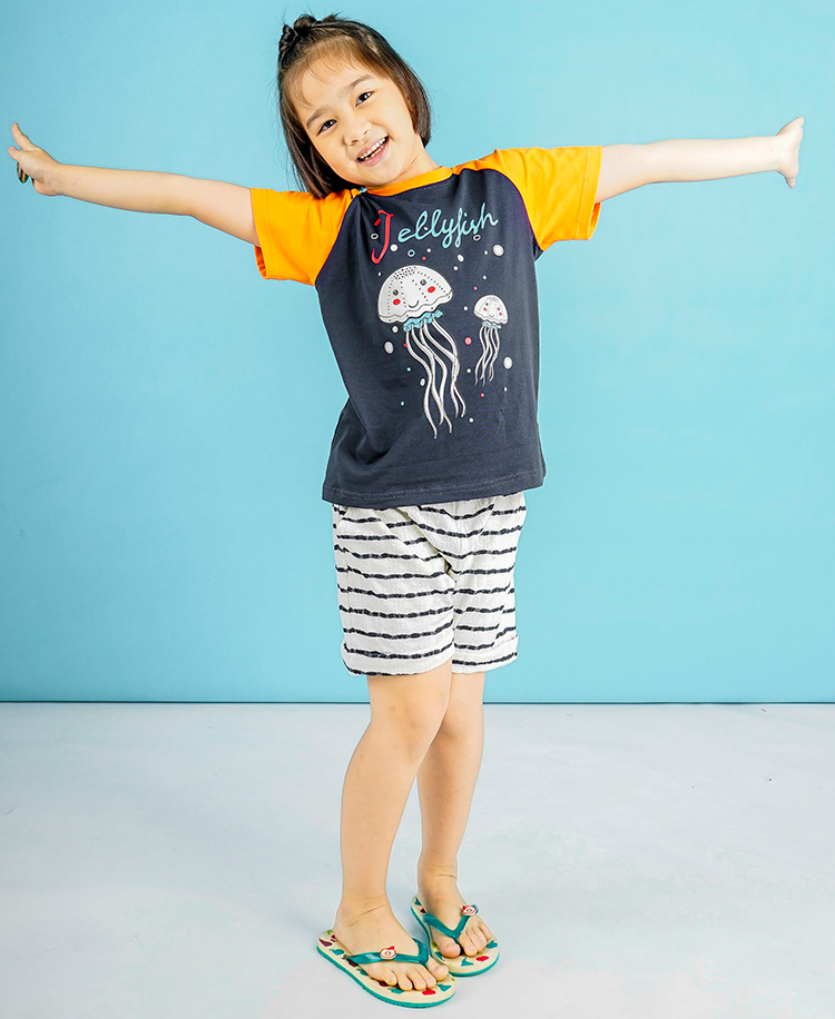 Quần Shorts Bé Gái Sọc Ngang Ugether UKID93