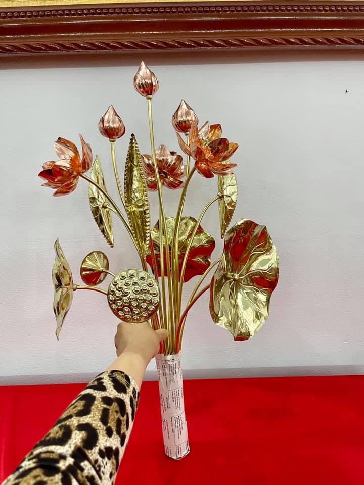 Bó sen bằng đồng 13 bông