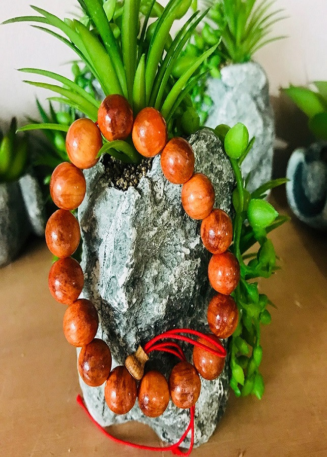 Vòng tay gỗ Huyết Long phong thủy cao cấp size 12 ly