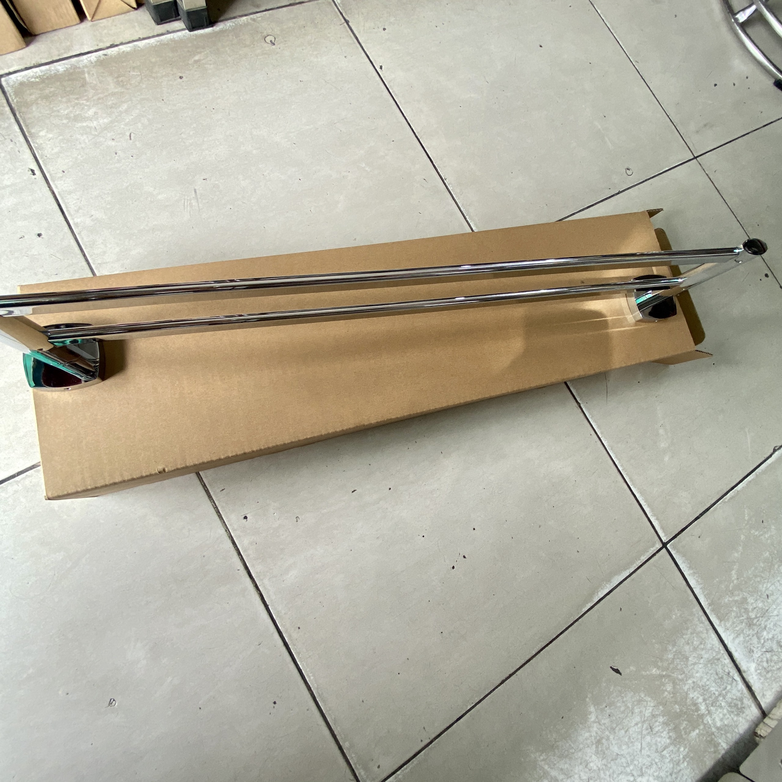 Máng khăn đôi nhà tắm inox 304 đúc đặc đánh bóng thủ công cực đẹp và sáng bóng hàng cao cấp chính hãng