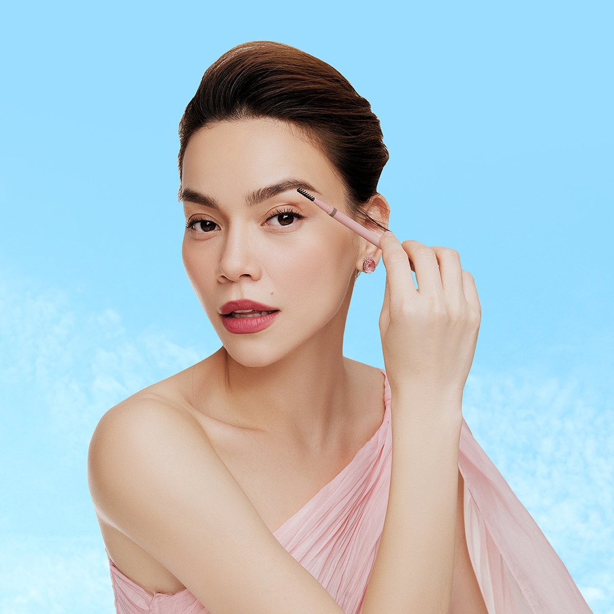 Chì Kẻ Mày PERFECT SHAPE EYEBROW M.O.I by Hồ Ngọc Hà (2023)