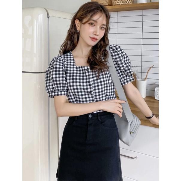 Áo sơ mi sọc caro đen trắng croptop tay phồng chất liệu kate xinh xắn
