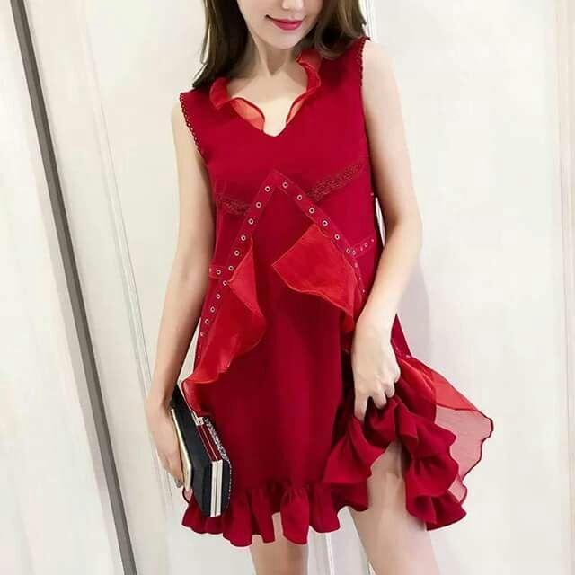 Đầm xòe đuôi cá màu đỏ sang chảnh cá tính
