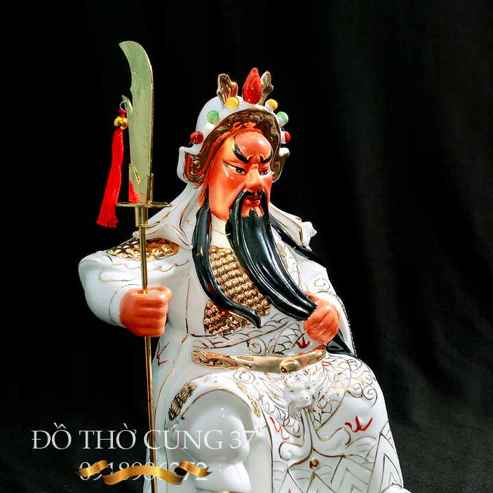 TƯỢNG QUAN CÔNG MEN SỨ ÁO TRẮNG