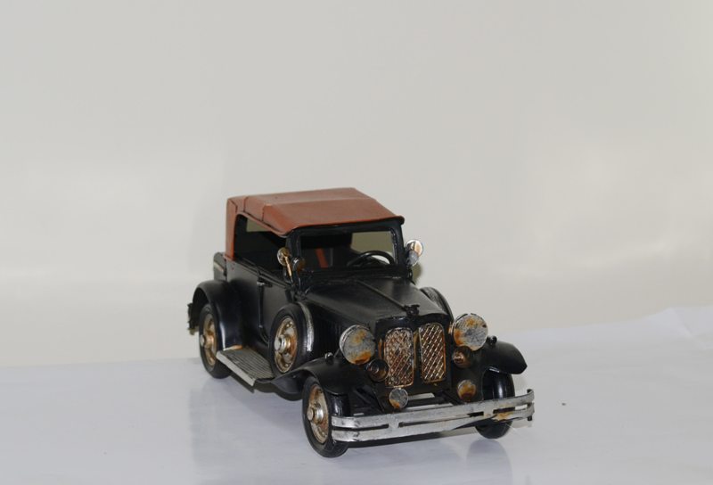 Mô hình xe cổ Châu Âu kim loại trưng bày/ Vintage Metal Car Handmade Decoration (1810D-1124)