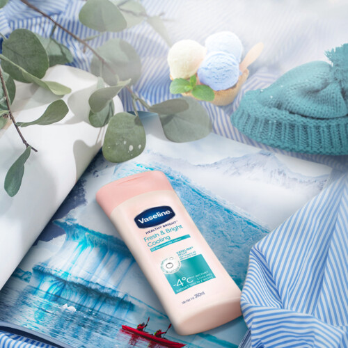Sữa Dưỡng Thể 200Ml Vaseline Dưỡng Ẩm Sáng Da Fresh & Bright 10X Niacinamide Giúp Da Sáng Khỏe Mịn Căng Tinh Chất Menthol Mát Lạnh Như Tuyết Tan Trên Da