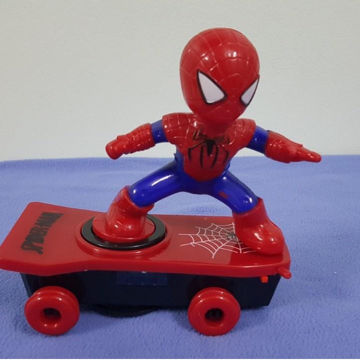 Đồ chơi siêu nhân người nhện Spider-Man lướt ván chạy pin an toàn