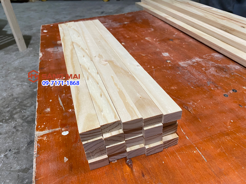 Thanh gỗ thông 2,5cm x 1,5cm x dài 50cm + láng mịn 4 mặt