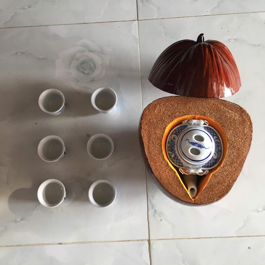 Combo sản phẩm gồm 1 vỏ bình trà + 1 ấm trà cỡ vừa (khoảng 600-700ml) và 6 tách uống trà