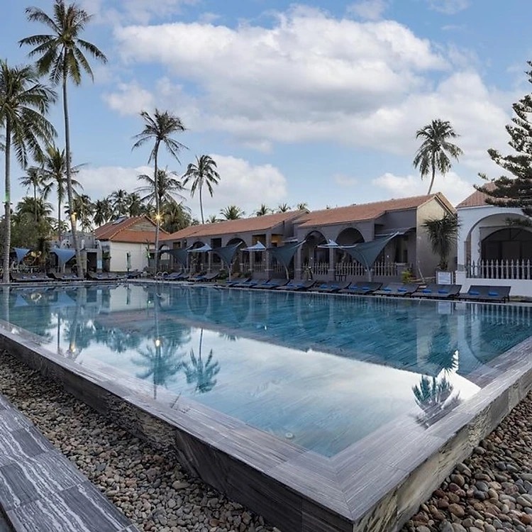 Le Viva Resort 4* Mũi Né - Buffet Sáng, Hồ Bơi Lớn, Bãi Biển Riêng, Ngay Trung Tâm Huỳnh Thúc Kháng, Thuận Tiện Tham Quan