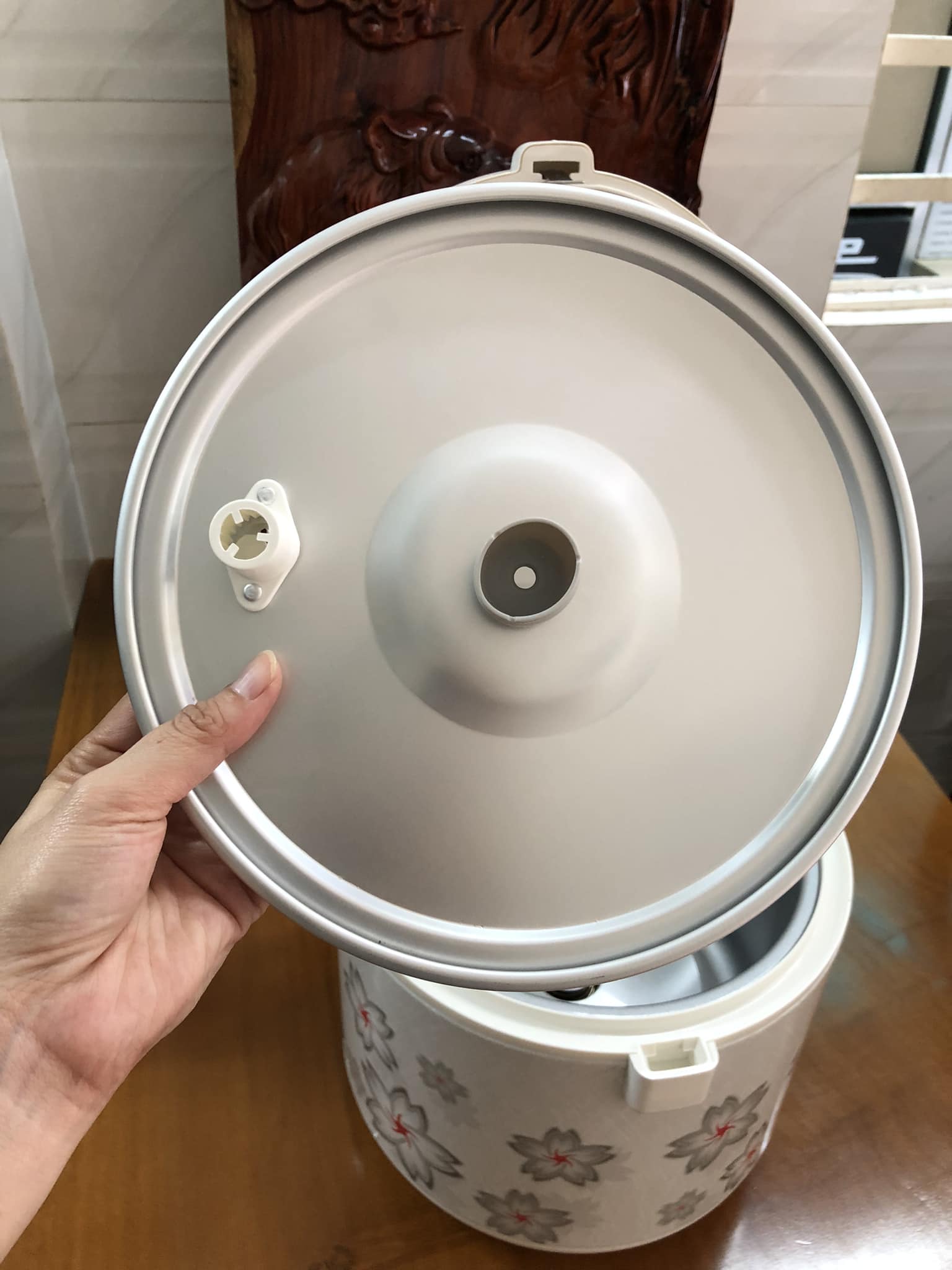 Nồi cơm điện Sharp 1.8 lít KS-N182ETV- Hàng chính hãng