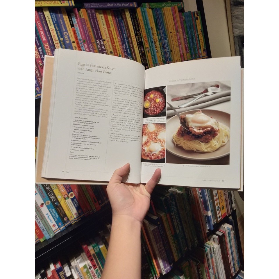 Egg: A Culinary Exploration of the World's Most Versatile Ingredient by Michael Ruhlman - Sách Ngoại văn - English Book