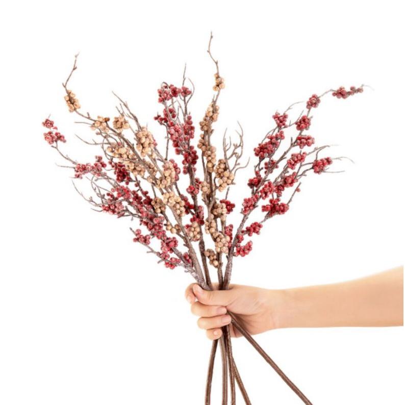 Cành trang trí mô phỏng cành quả mắt ngọc mang phong cách đơn giản nhưng hiện đại, trang nhã