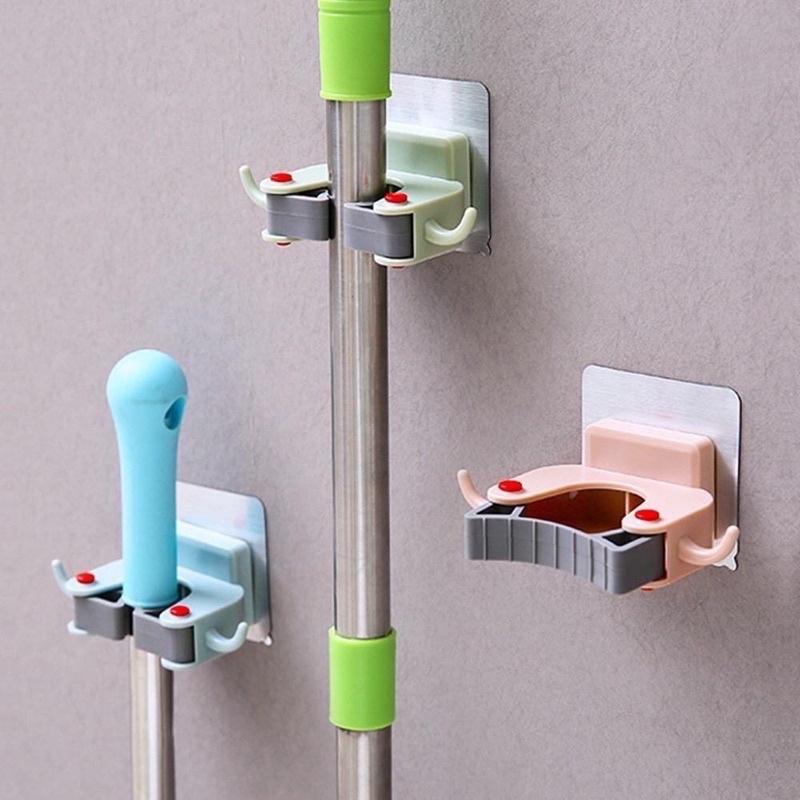 Móc dán tường treo chổi vật dụng gia đình, kẹp giữ chổi lau