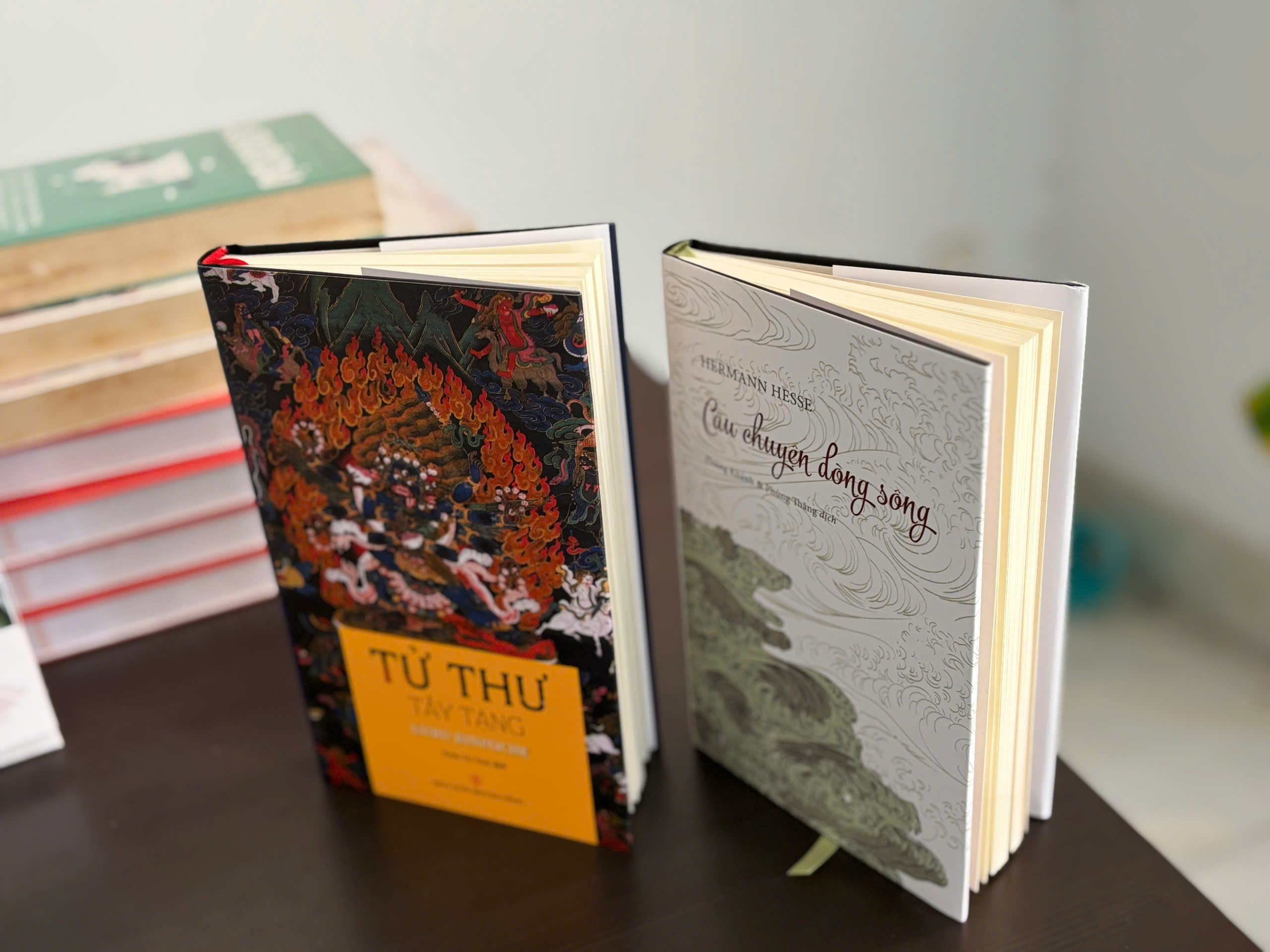 Câu Chuyện Dòng Sông + Tử thư Tây Tạng