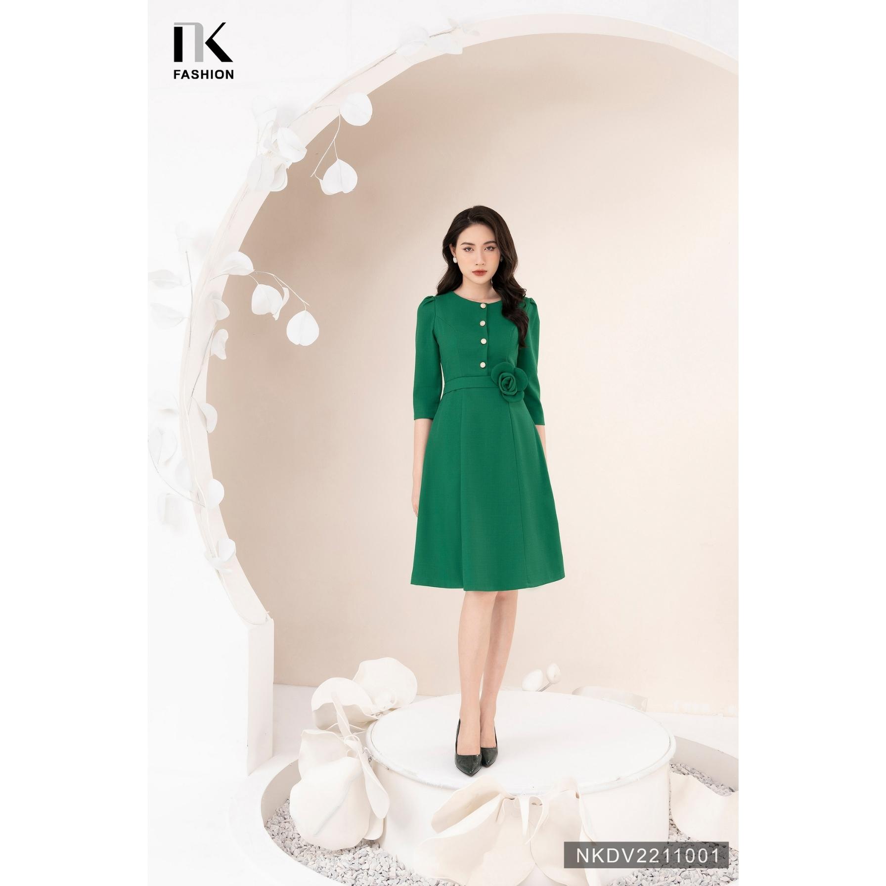 Đầm Xòe Cổ Tròn Tay Lỡ NK FASHION Đính Hoa Eo Nhã Nhặn Chất Vải Nhập Hàn Không Nhăn Xù NKDV2211001