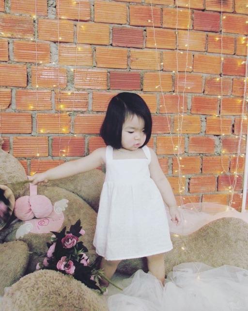 Đầm xòe hai dây cho bé