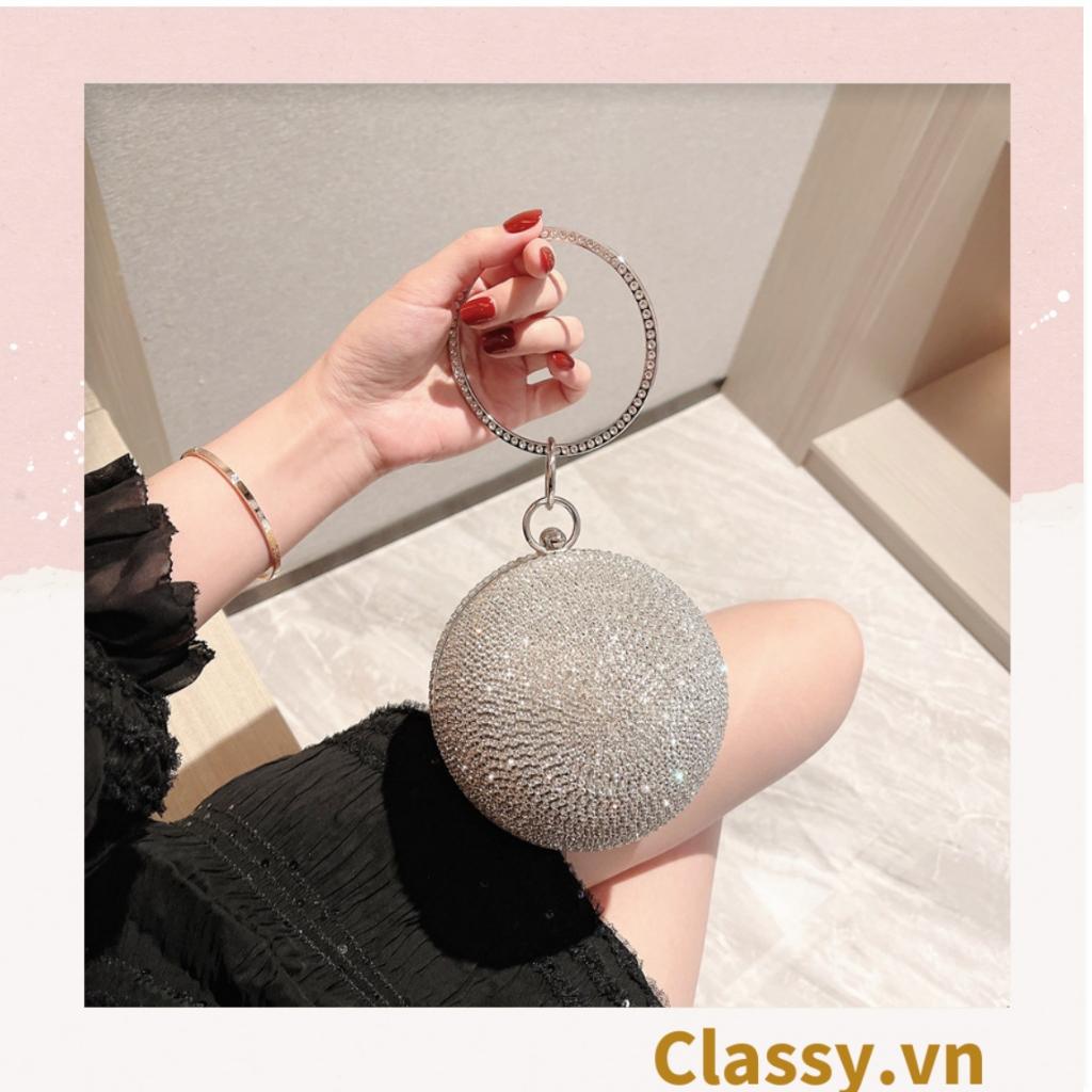 Clutch Classy cầm tay, đeo chéo hình cầu đính hạt xung quanh, mang lại nét sang chảnh khi đi tiệc T1184