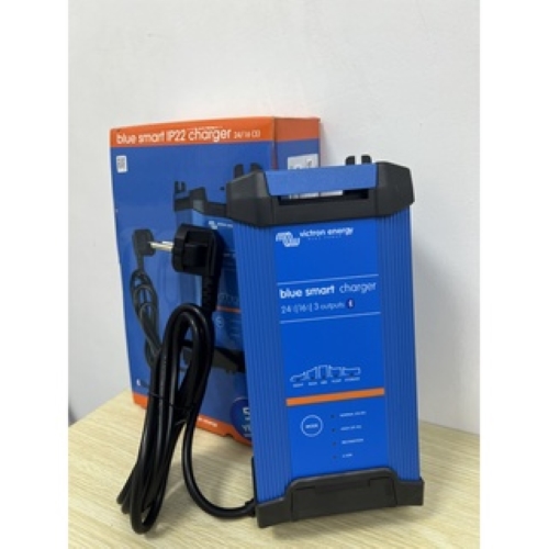 Bộ sạc BlueSmart IP22 Charger 24/16(3) 230V CEE 7/7 của thương hiệu Victron Energy