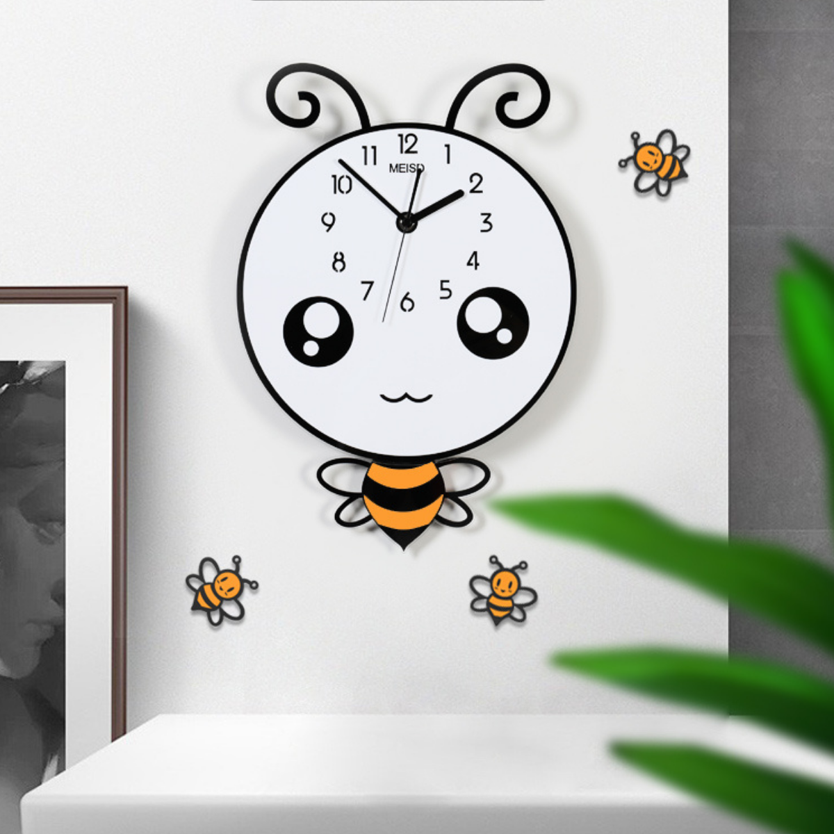Đồng hồ trang trí hoạt hình dễ thương - KHÔNG CẦN KHOAN TƯỜNG - Tặng kèm 3 con ong nhỏ như hình - 30cm x 43cm