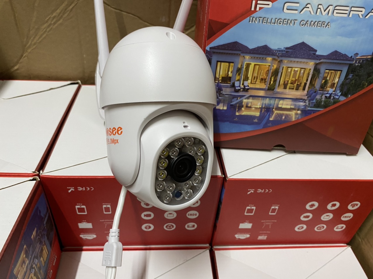 CAMERA WIFI YOOSEE D16A 16 LED MÁI VÒM PTZ MINI CHỐNG NƯỚC NGOÀI TRỜI - HÀNG NHẬP KHẨU