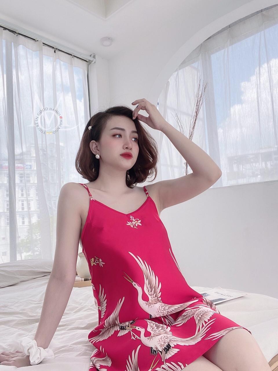 Đầm Ngủ Lụa Hai Dây Xinh Đẹp Và Quyến Rũ Hết Nấc