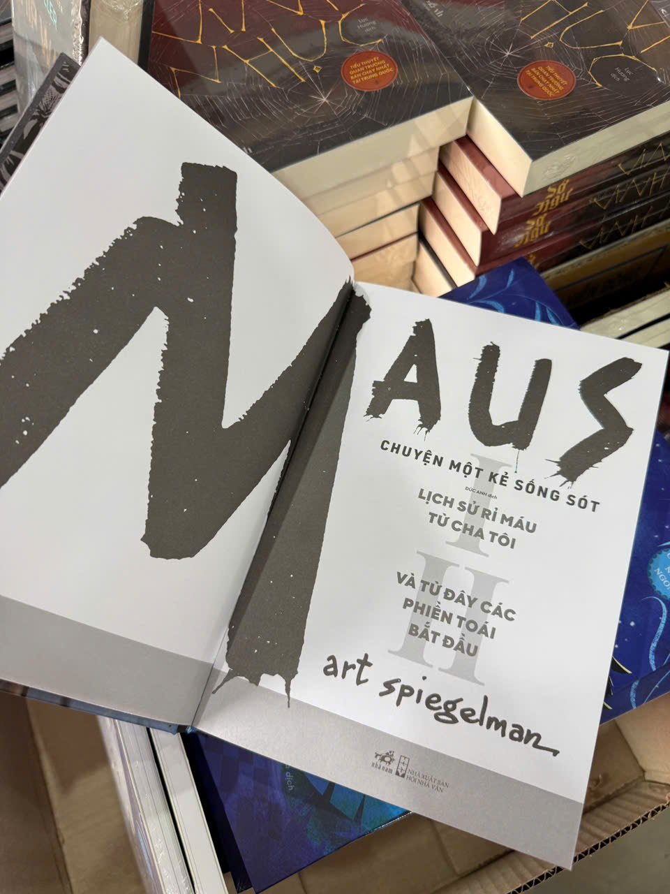 Sách - Maus: chuyện một kẻ sống sót (Nhã Nam HCM)