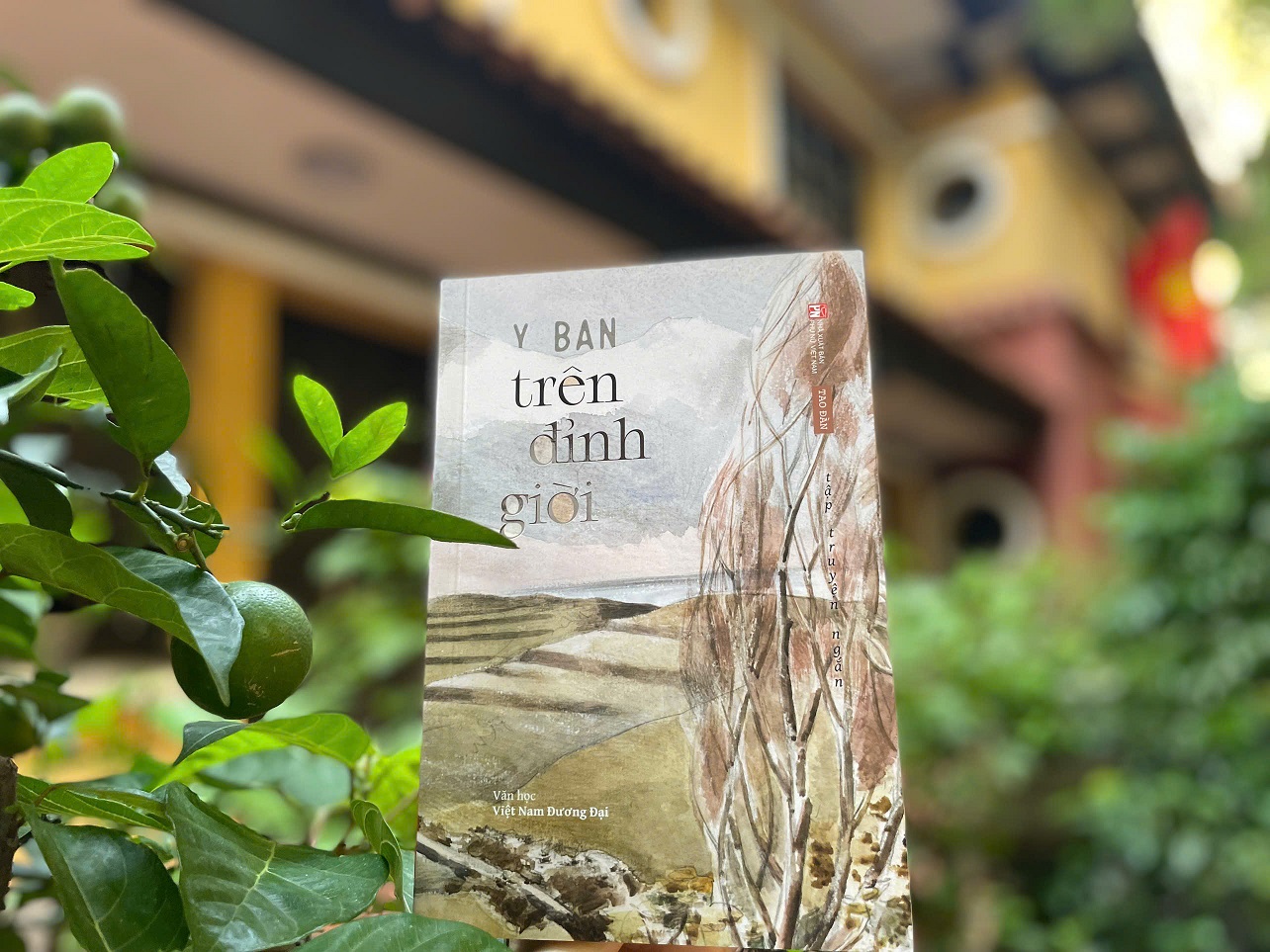 [Sách] Trên Đỉnh Giời - Y Ban - Sách Tao Đàn