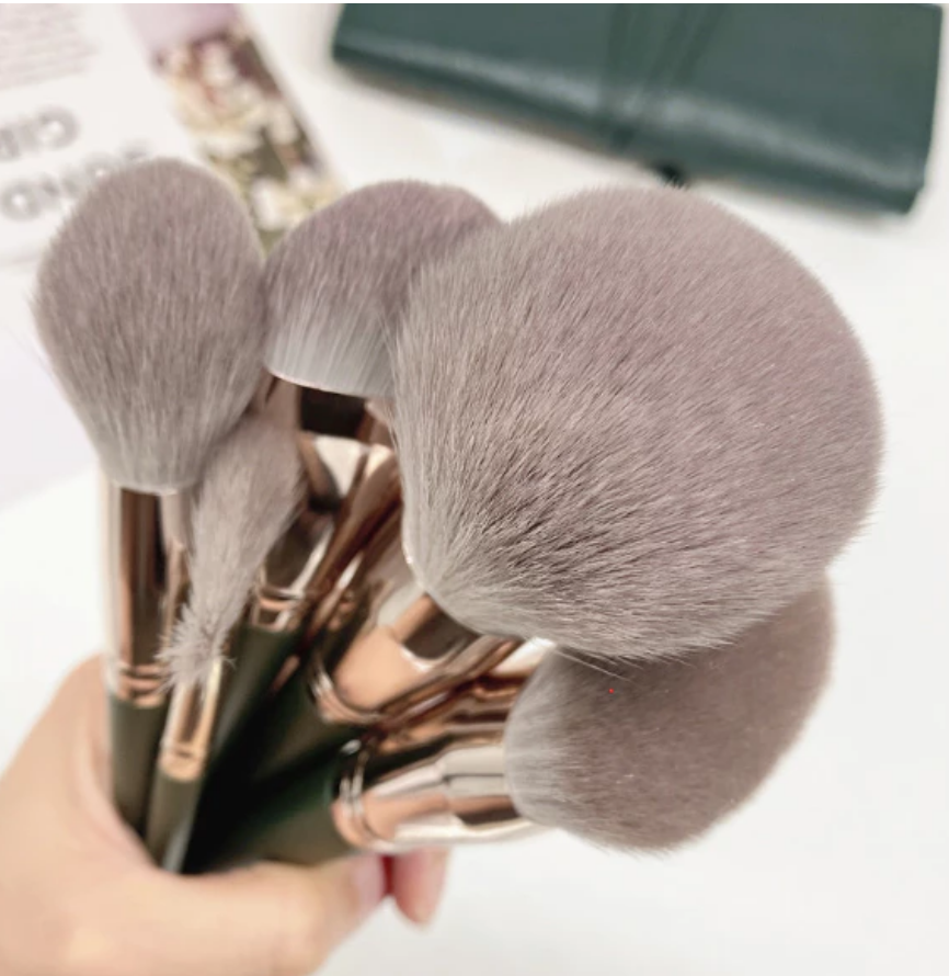 Cọ trang điểm bao da cán gỗ cao cấp