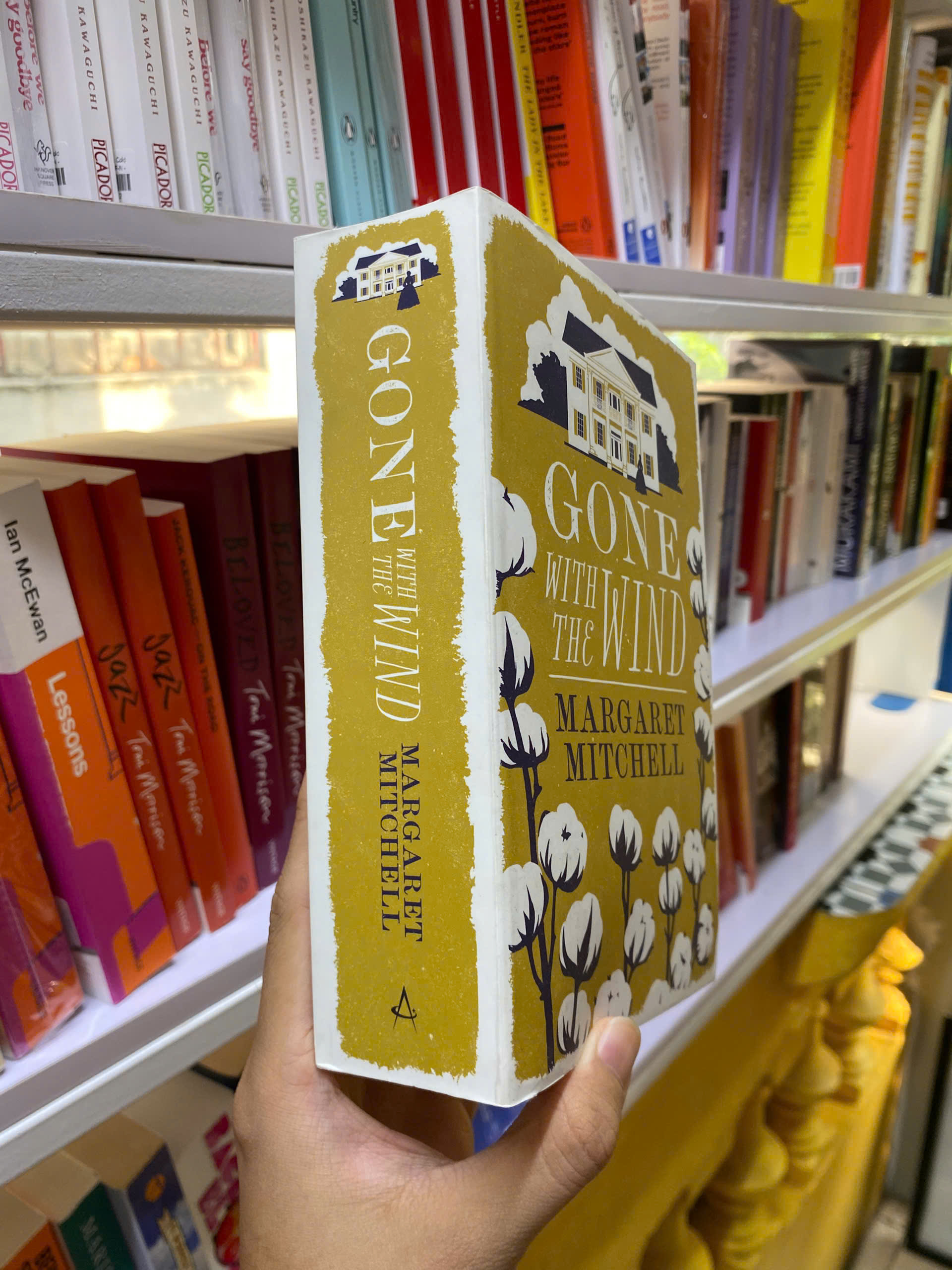 Sách - Gone With The Wind by Margaret Mitchell | Classics / Historical Fiction / Ngoại văn Kinh điển