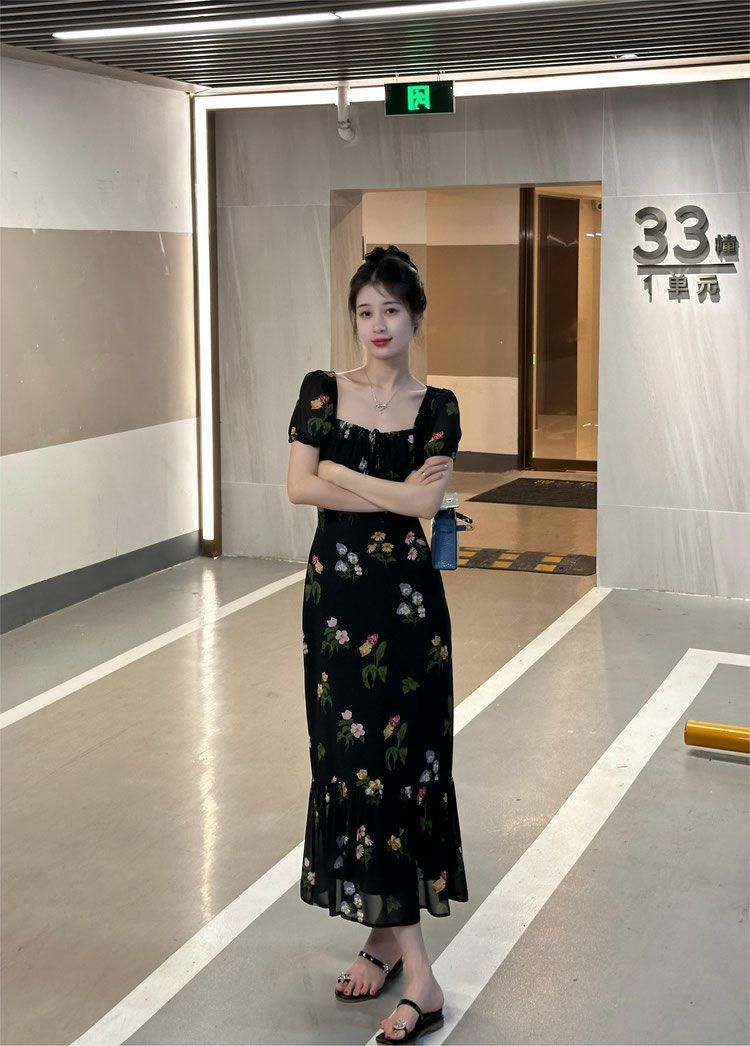DONGSHOP Pháp Vintage vuông cổ in tay áo ngắn đuôi cá đầm nữ tính siêu tiên váy dài màu đen hoa chiffon đầm