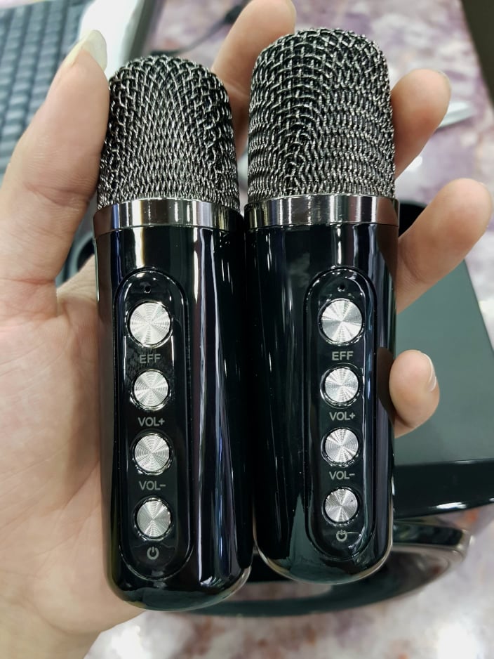 Loa Bluetooth Karaoke SU-YOSD YS-207: Có 2 Mic không đây, Âm thanh ấm, chắc tiếng, Micro thu âm tốt, Đèn LED tự đổi màu