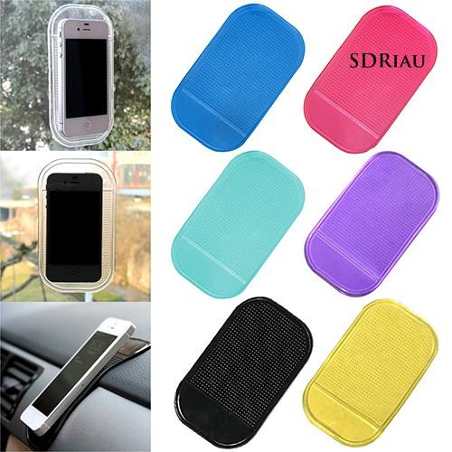 Tấm lót để điện thoại chống trượt tiện dụng cho xe hơi