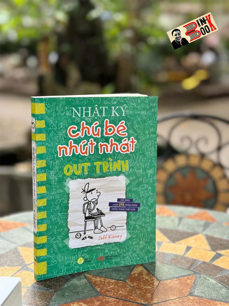 (Tập 18) NHẬT KÝ CHÚ BÉ NHÚT NHÁT – OUT TRÌNH - Tiểu thuyết hay nhất thế giới về tuổi thơ suốt 01 năm - #1 Newyork Time Best Seller – Hà Giang Books