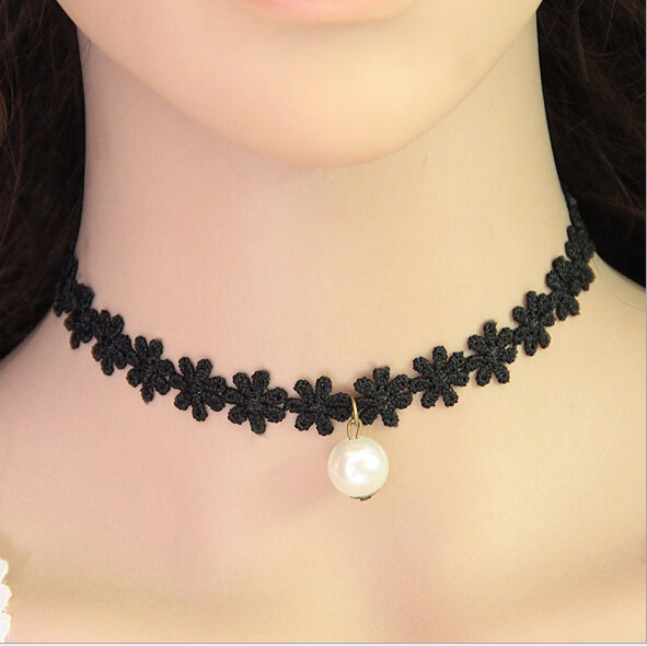 Vòng cổ choker V42 hoa đen