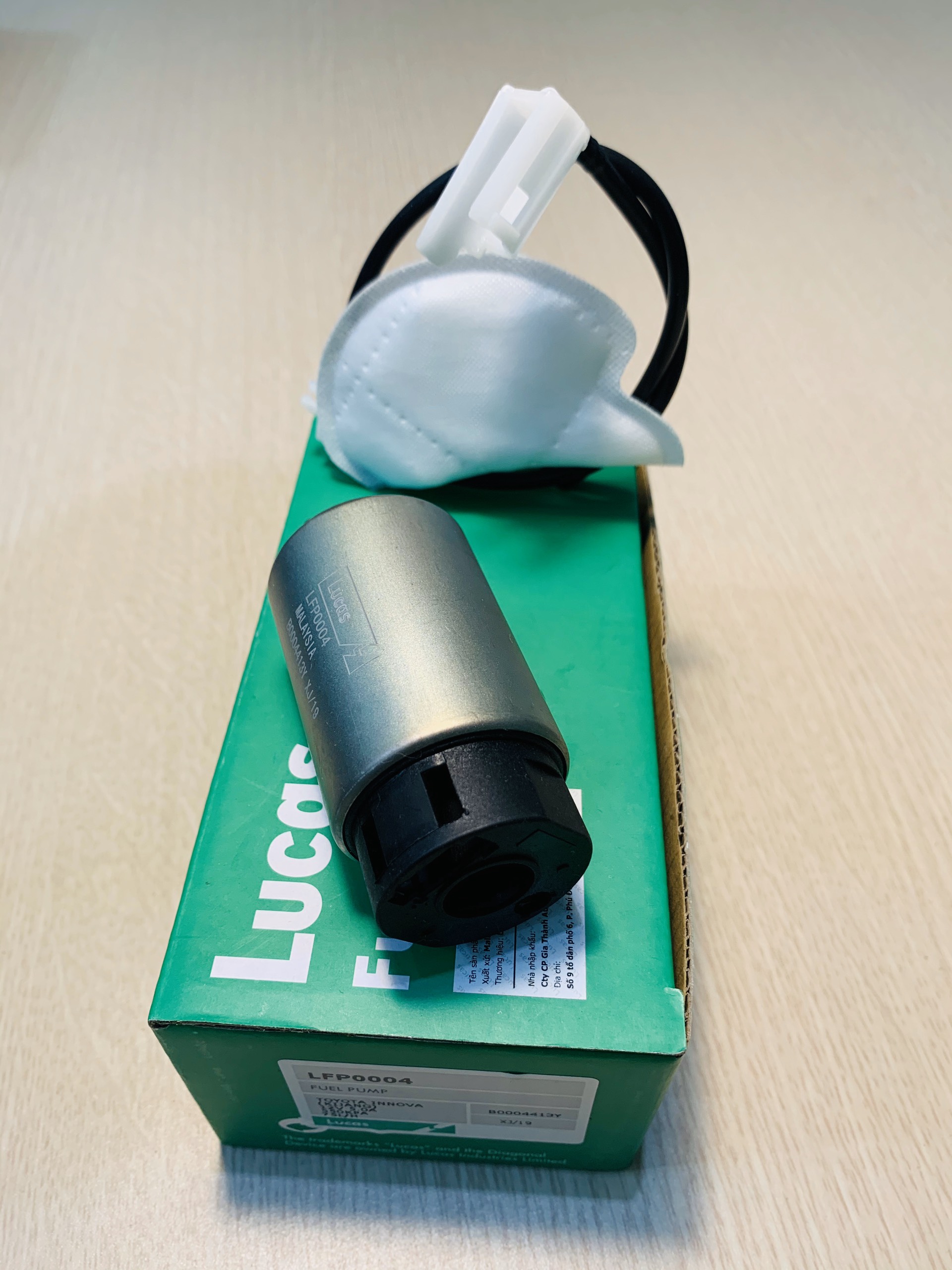 Bơm xăng ngắn giắc nhỏ Inova/ Vios nhãn hiệu Lucas LFP0004