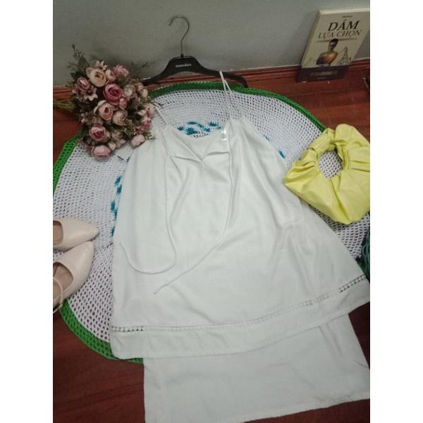 Đầm trắng tinh khôi