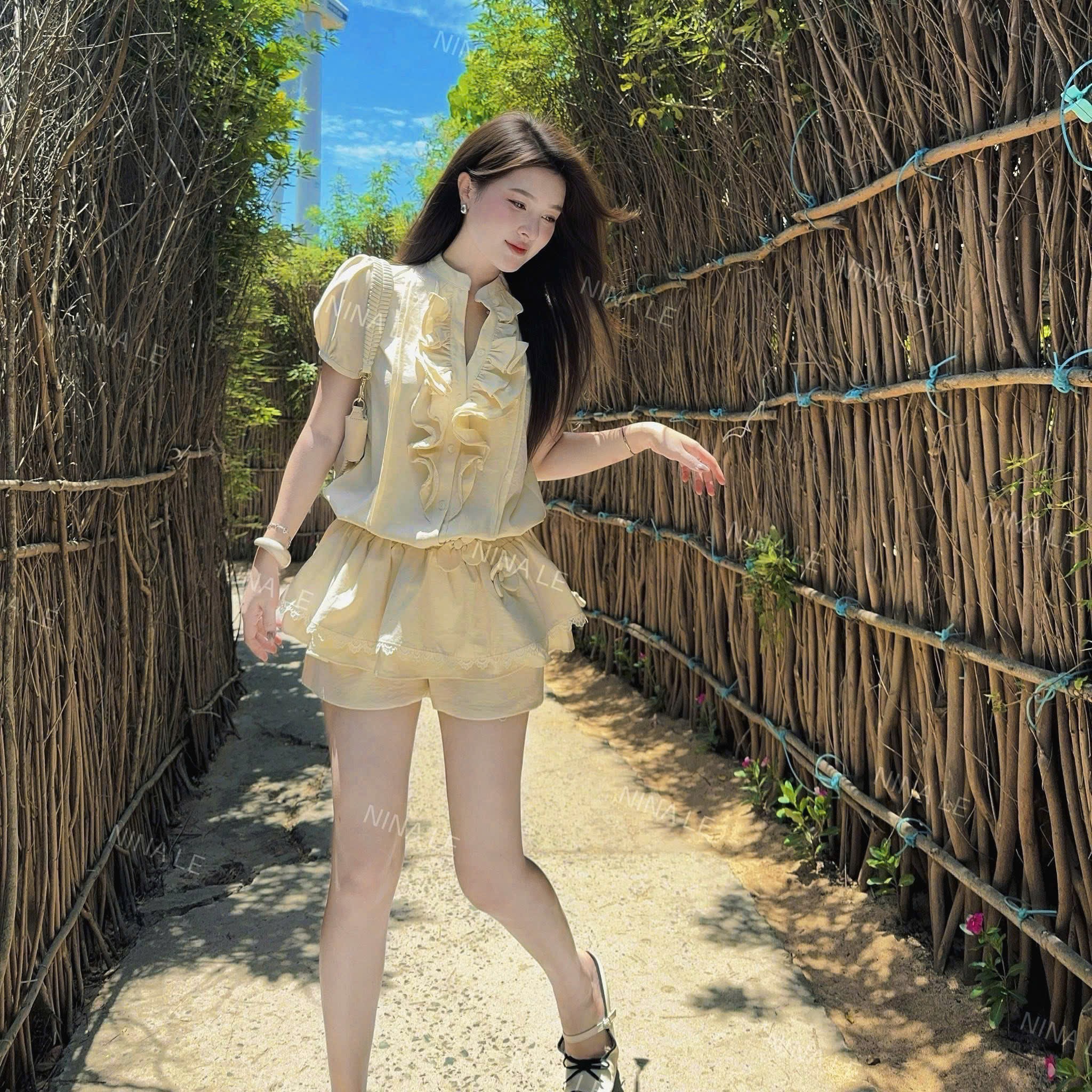 Váy sơ mi vàng bèo ngực đai hoa-Đầm nữ xinh