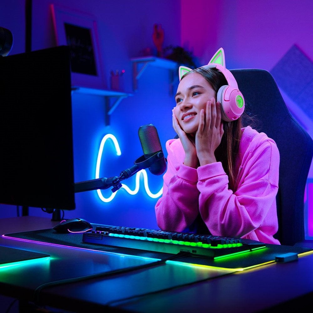 Thiết bị Microphone Razer Seiren V3 Chroma - Hàng chính hãng