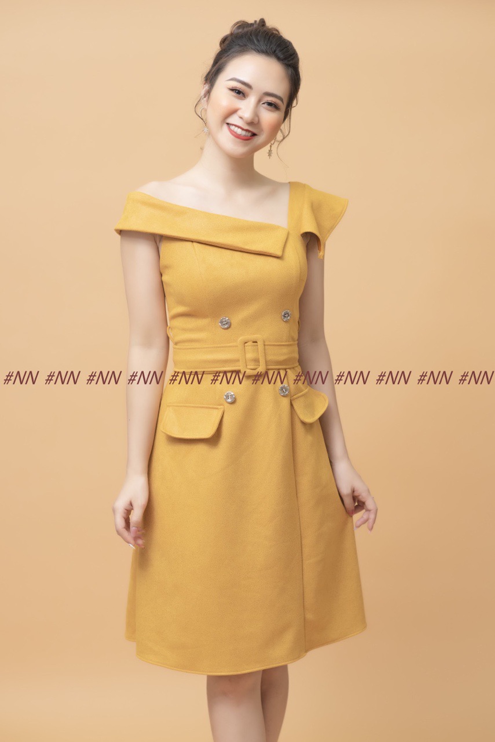 Đầm xòe lệch vai da lộn ánh nhũ cao cấp
