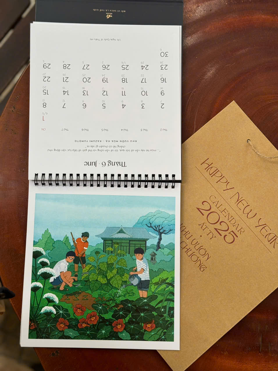 LỊCH BÀN ẤT TỴ 2025: KHU VƯỜN VĂN CHƯƠNG – Nhã Nam