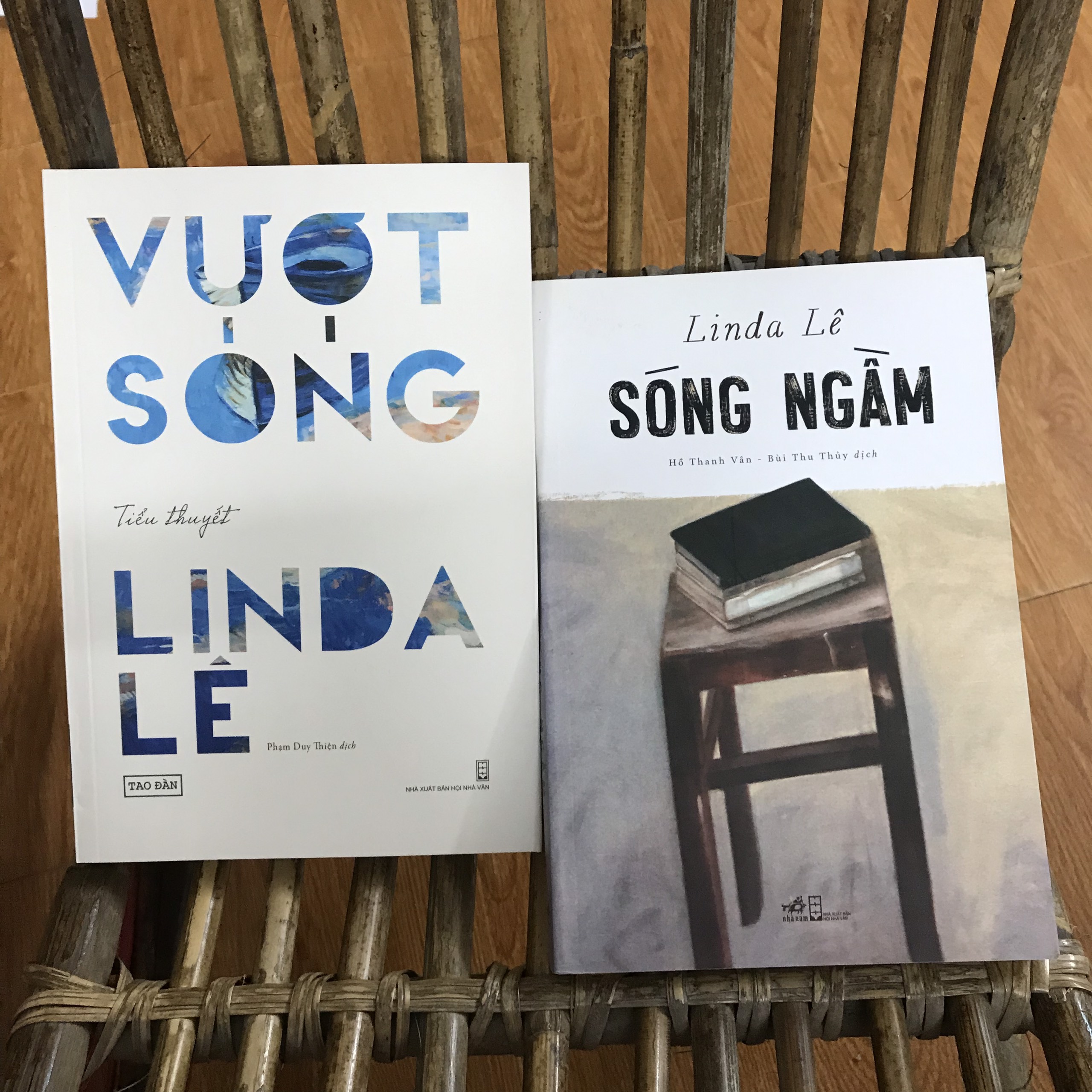 Combo Linda Lê: Sóng Ngầm + Vượt Sóng (tặng kèm bookmark)