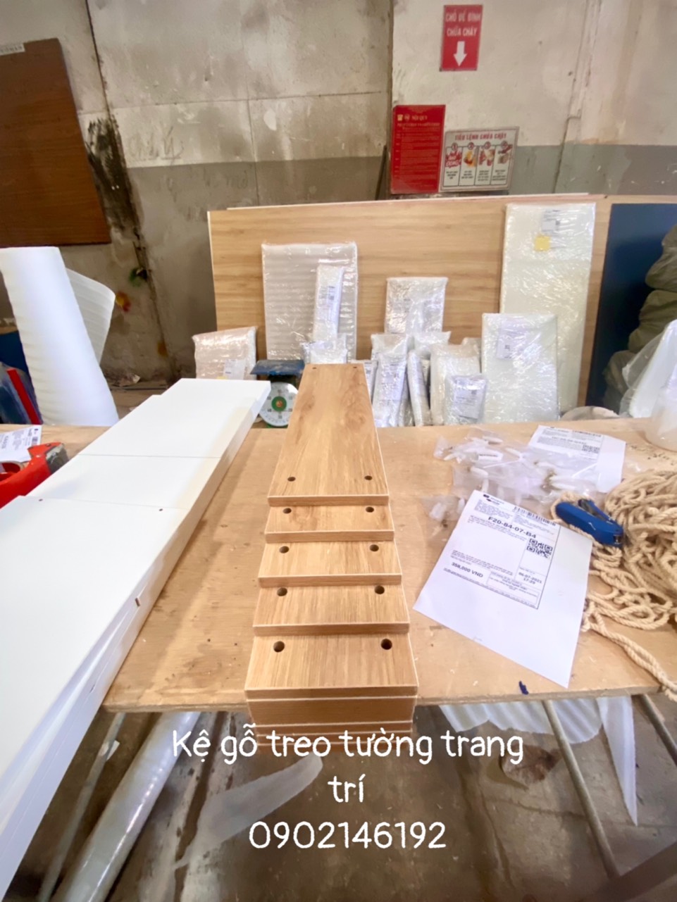 (TẶNG 2M DÂY).Kệ Gỗ Treo Tường Đa Năng