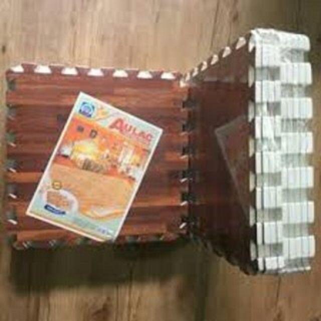 Thảm xốp âu lạc vân gỗ kích thước 1 miếng 60x60cm