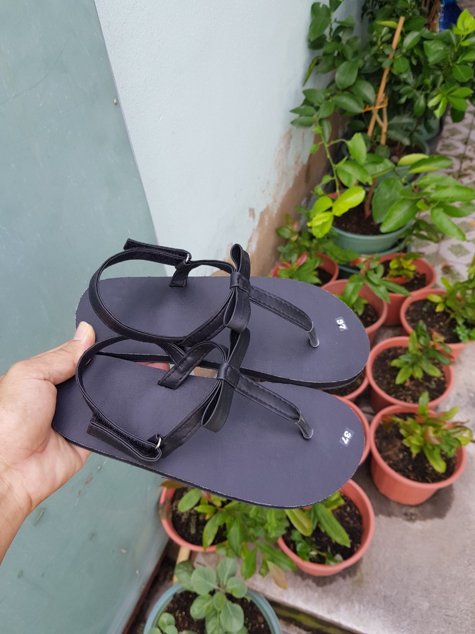 Dép sandal nữ đế đen quai đen size từ 35 nữ đến 40 nữ